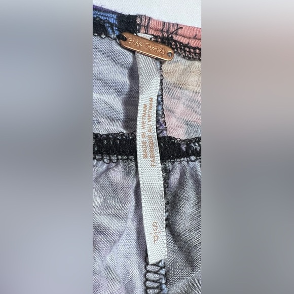 Free People Keepin’ On Knit Floral Blouse - Picture 4 of 4